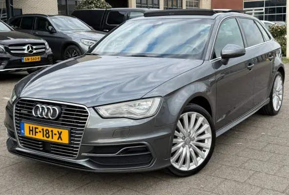 1.4 e-tron PHEV Ambition Pro Line plus l PANO