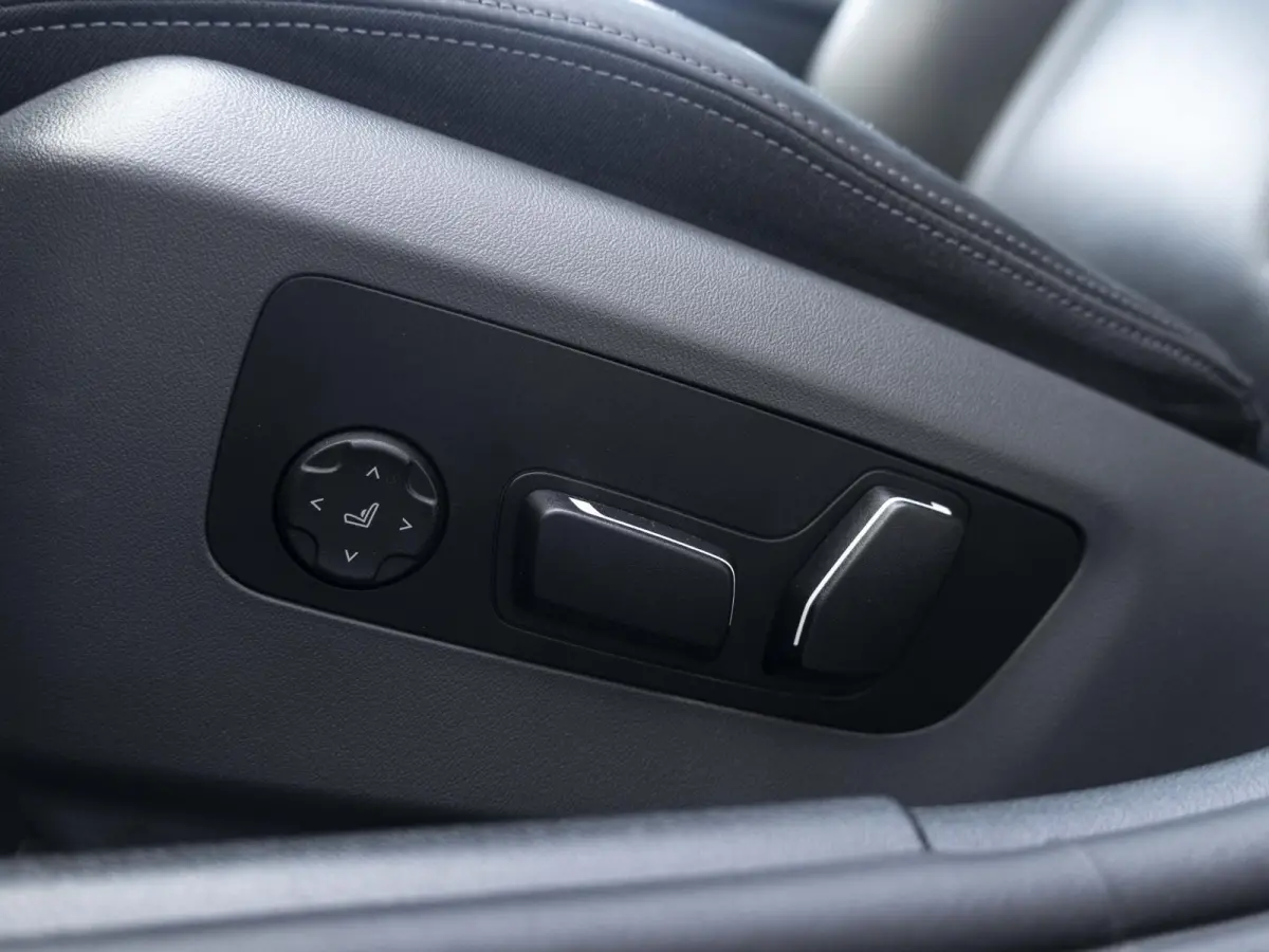 530e xDrive | M Sportpakket | Innovation Pack | Comfort Access | Panoramadak | Stoelventilatie | Harman-Kardon | 20''
