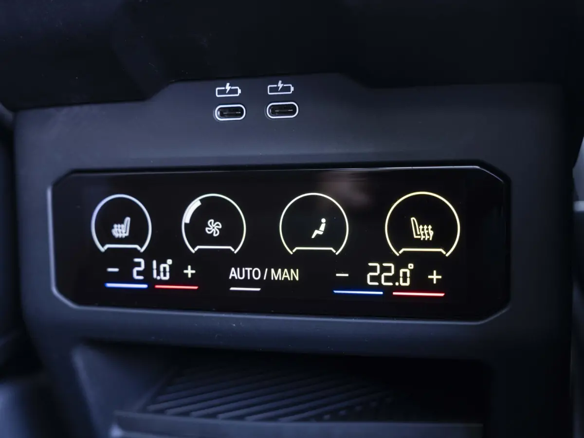 530e xDrive | M Sportpakket | Innovation Pack | Comfort Access | Panoramadak | Stoelventilatie | Harman-Kardon | 20''