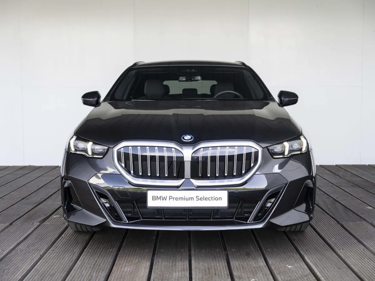 530e xDrive | M Sportpakket | Innovation Pack | Comfort Access | Panoramadak | Stoelventilatie | Harman-Kardon | 20''