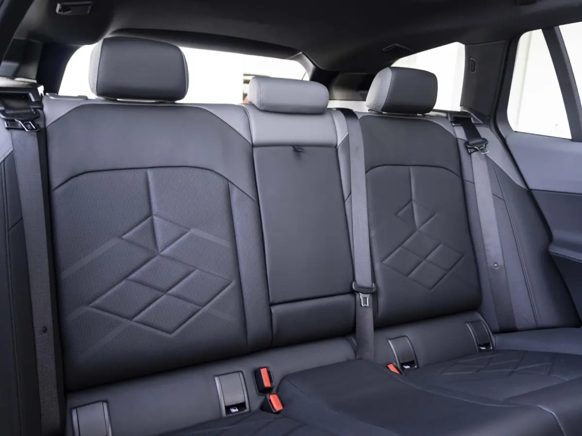 530e xDrive | M Sportpakket | Innovation Pack | Comfort Access | Panoramadak | Stoelventilatie | Harman-Kardon | 20''