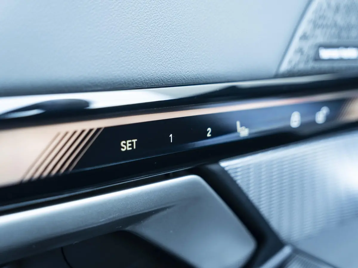 530e xDrive | M Sportpakket | Innovation Pack | Comfort Access | Panoramadak | Stoelventilatie | Harman-Kardon | 20''