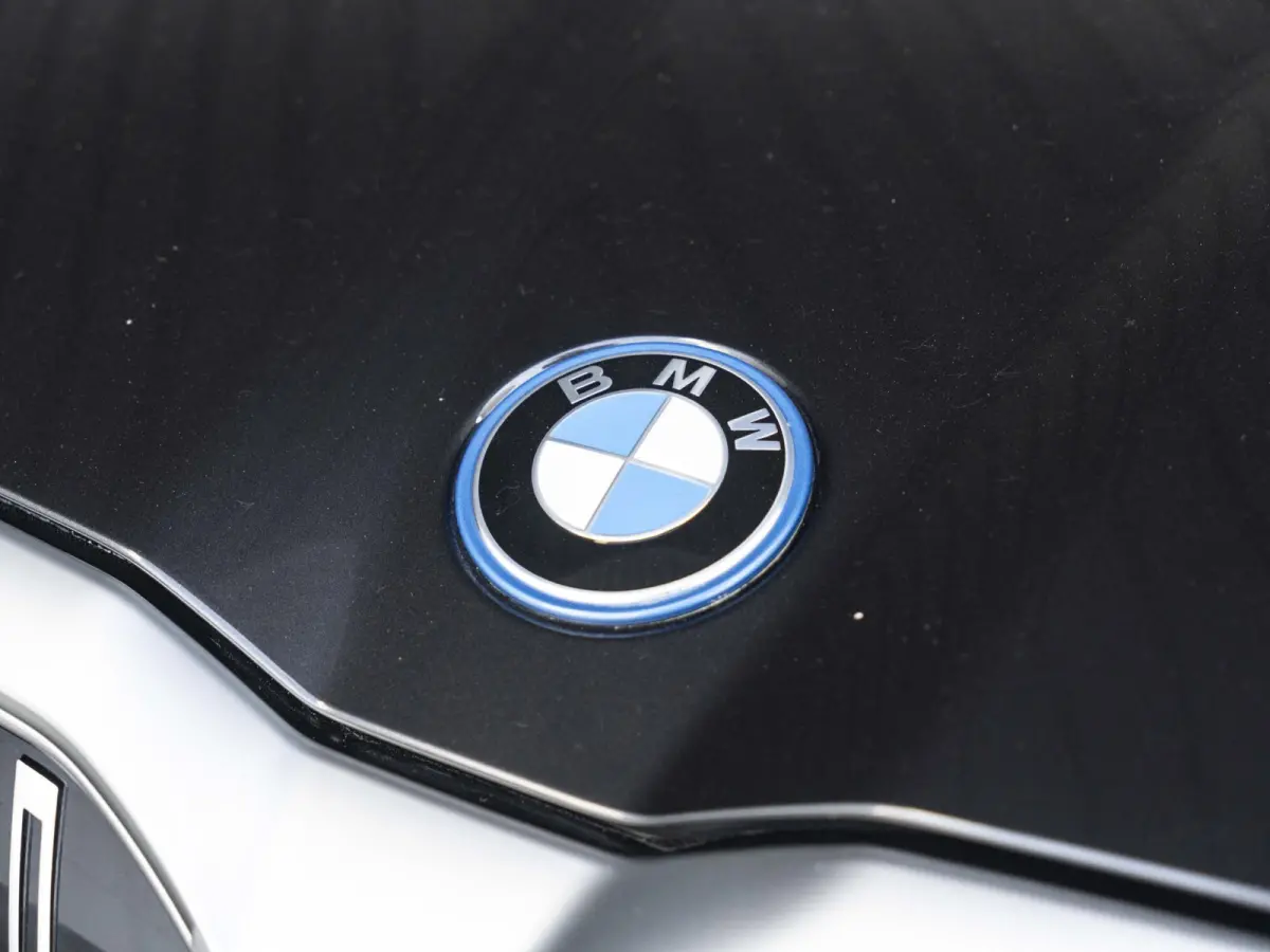 530e xDrive | M Sportpakket | Innovation Pack | Comfort Access | Panoramadak | Stoelventilatie | Harman-Kardon | 20''