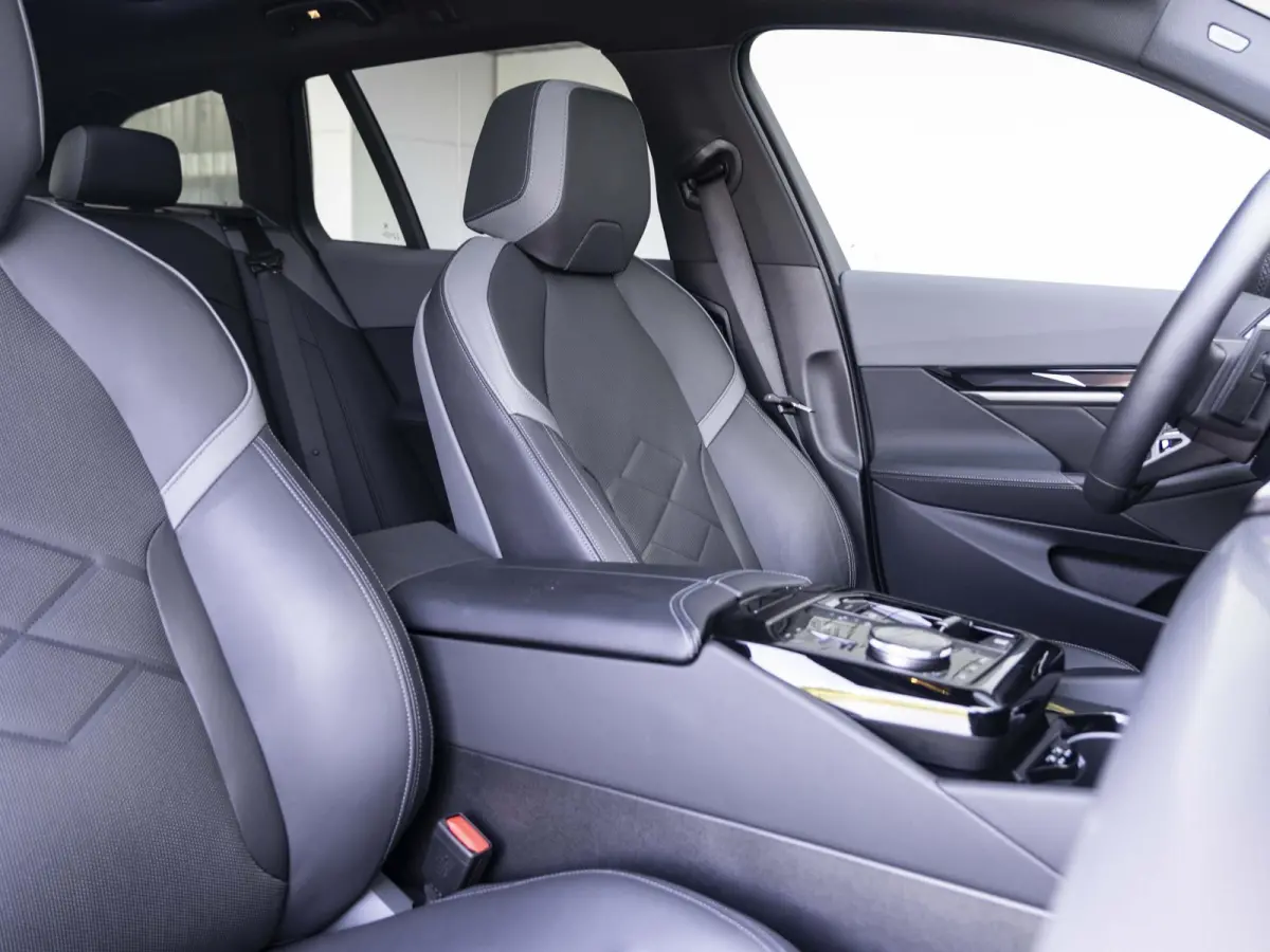 530e xDrive | M Sportpakket | Innovation Pack | Comfort Access | Panoramadak | Stoelventilatie | Harman-Kardon | 20''