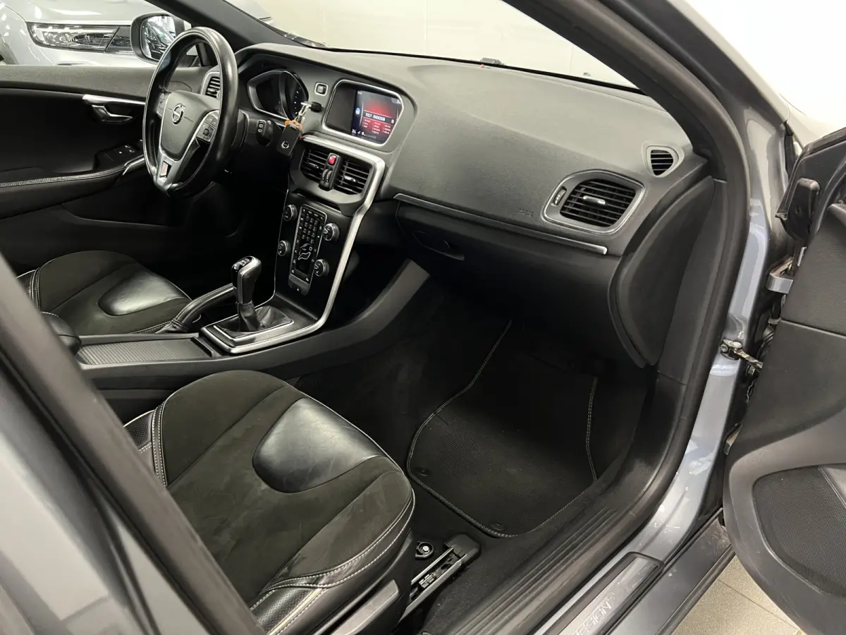 2.0 T4 R-design Business Sport / Panodak / Stoelverw. /