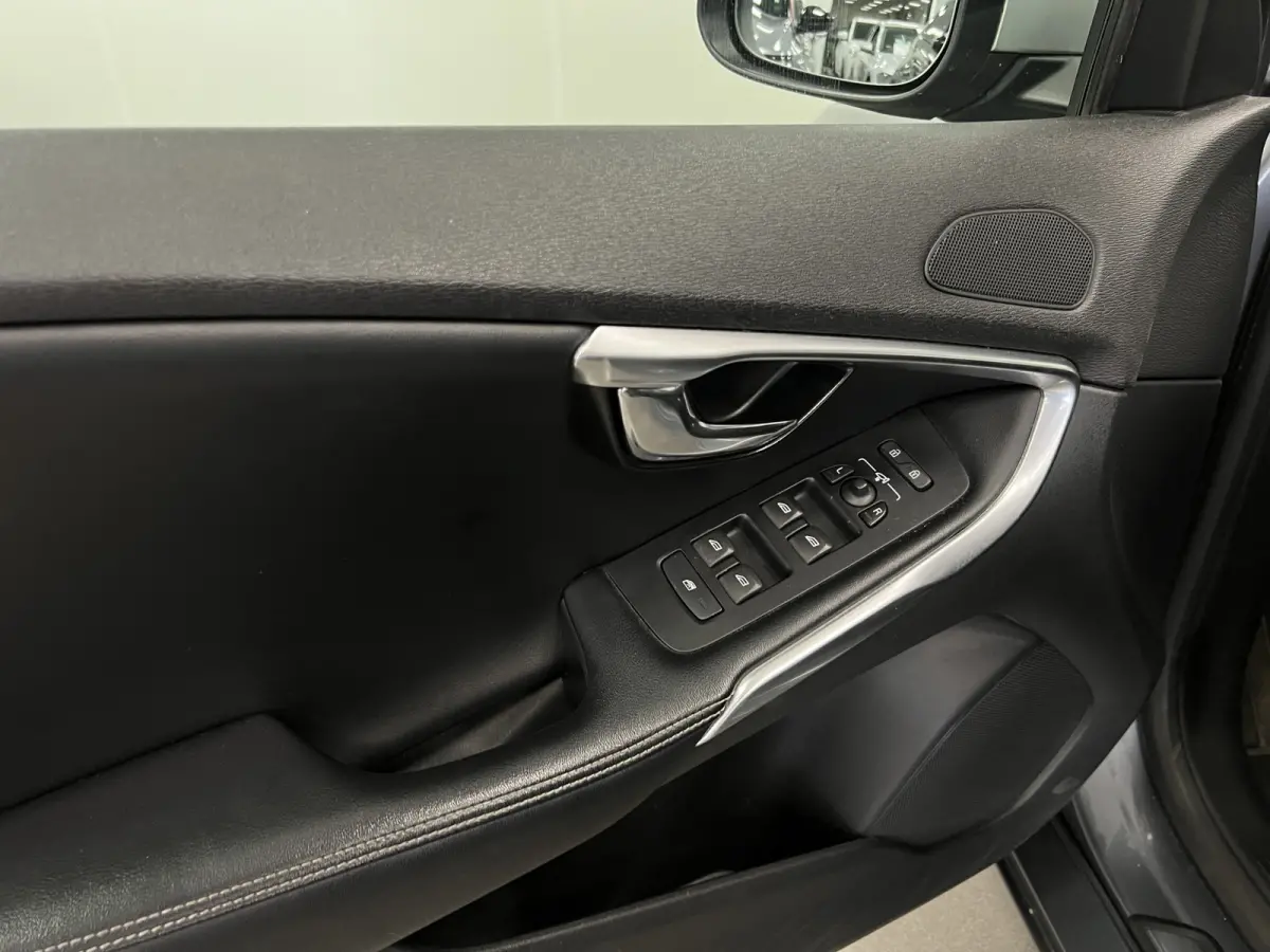 2.0 T4 R-design Business Sport / Panodak / Stoelverw. /