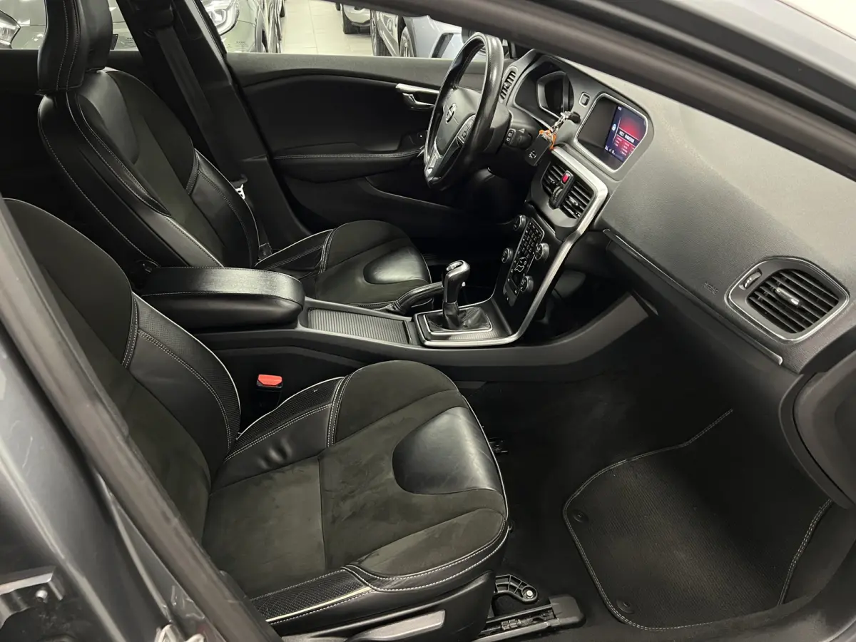2.0 T4 R-design Business Sport / Panodak / Stoelverw. /