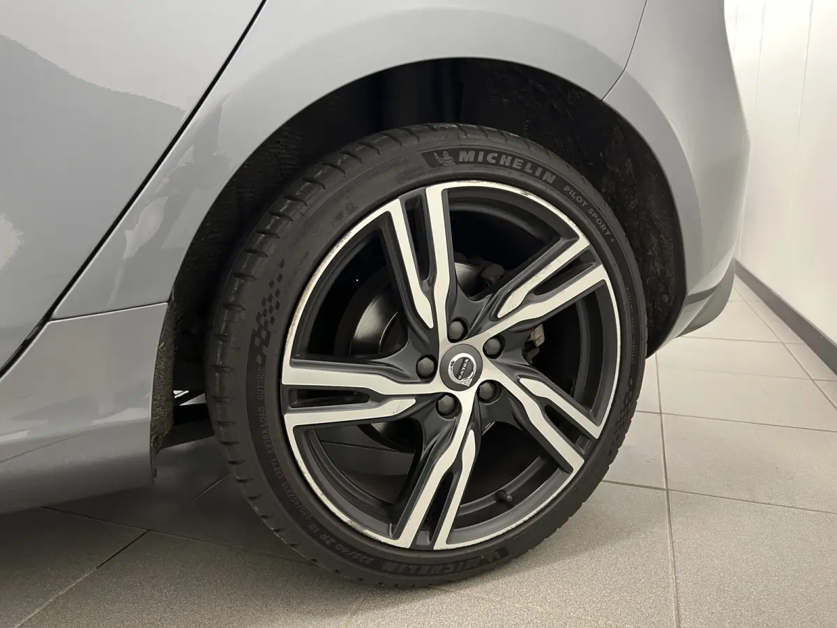 2.0 T4 R-design Business Sport / Panodak / Stoelverw. /