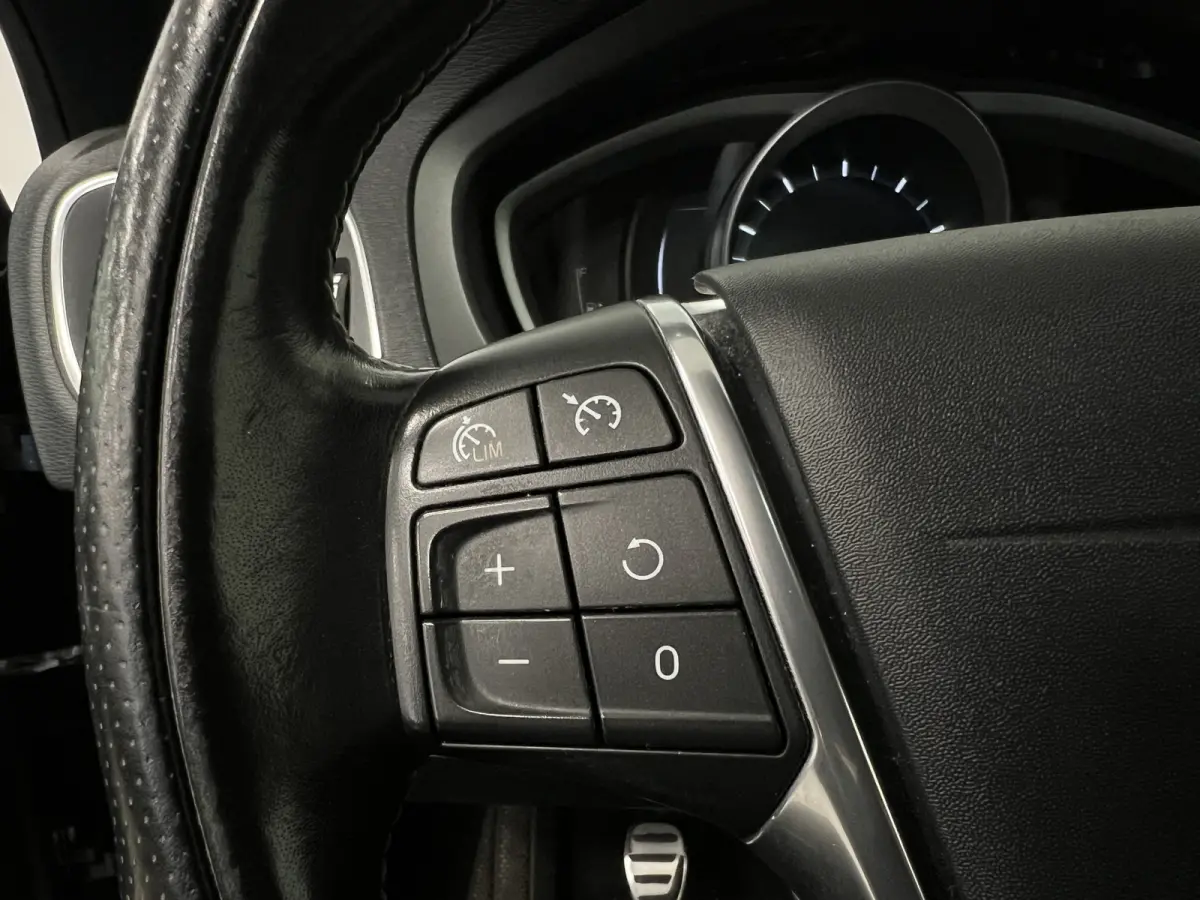 2.0 T4 R-design Business Sport / Panodak / Stoelverw. /