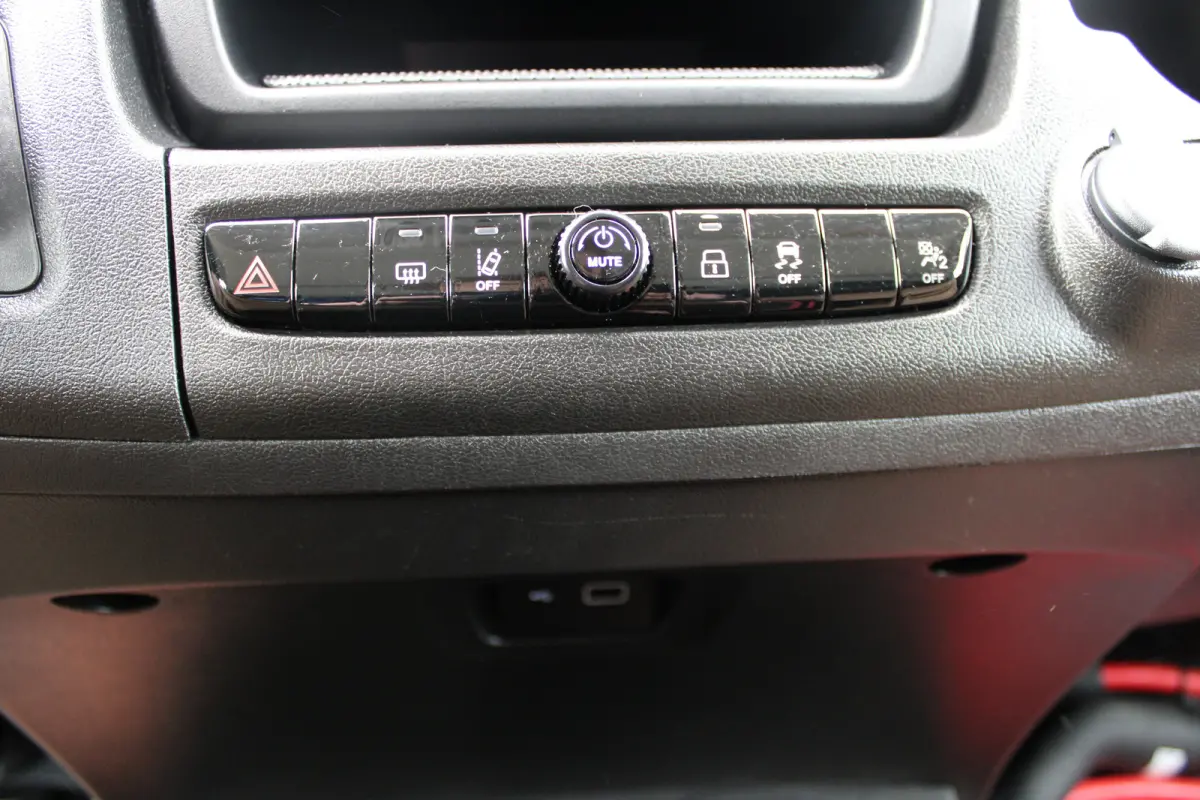 Electric L3 110 kWh | CAMERA | NAVI 10" | DRAADLOOS CARPLAY | BETIMMERING LAADRUIMTE |