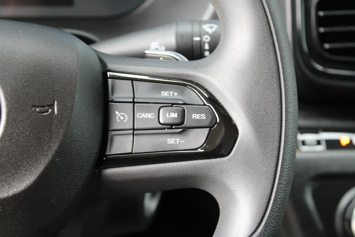Electric L3 110 kWh | CAMERA | NAVI 10" | DRAADLOOS CARPLAY | BETIMMERING LAADRUIMTE |