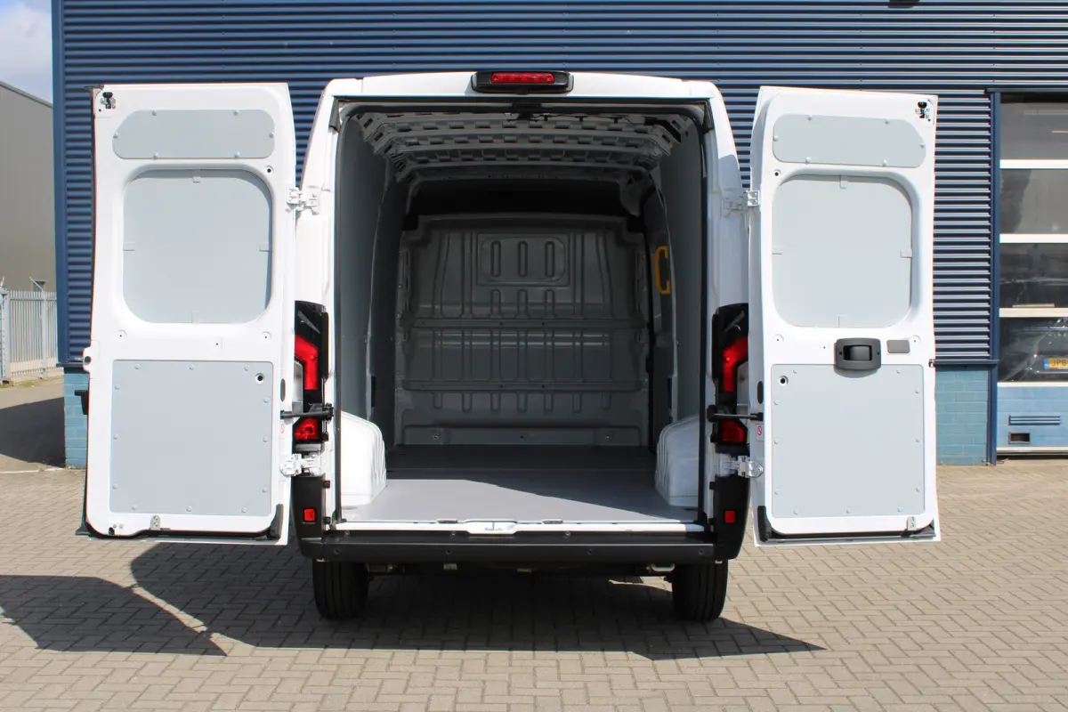 Electric L3 110 kWh | CAMERA | NAVI 10" | DRAADLOOS CARPLAY | BETIMMERING LAADRUIMTE |