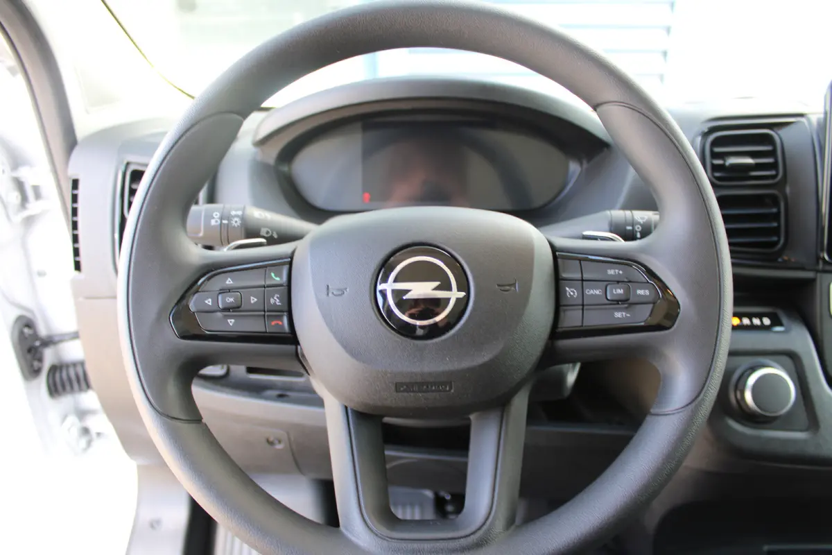 Electric L3 110 kWh | CAMERA | NAVI 10" | DRAADLOOS CARPLAY | BETIMMERING LAADRUIMTE |