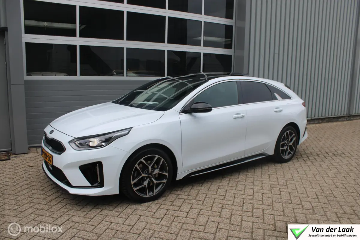 1.5 T-GDI GT-PlusLine 1e Eig | Panoramadak | Stoel en stuurverwarming |