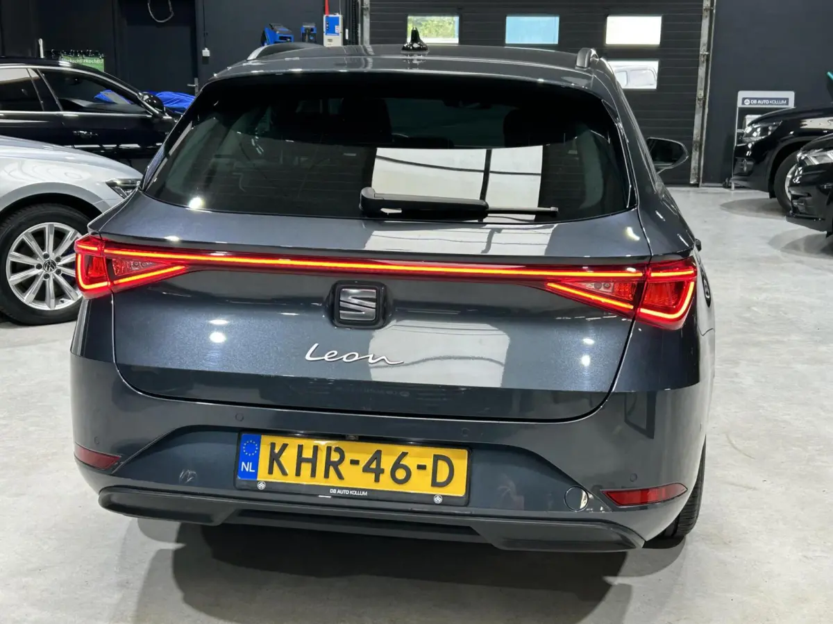 1.0 eTSI AUTOM. Style DIGI DISPLAY I APPLE CARPLAY I NAVI + CAMERA I PDC V+A