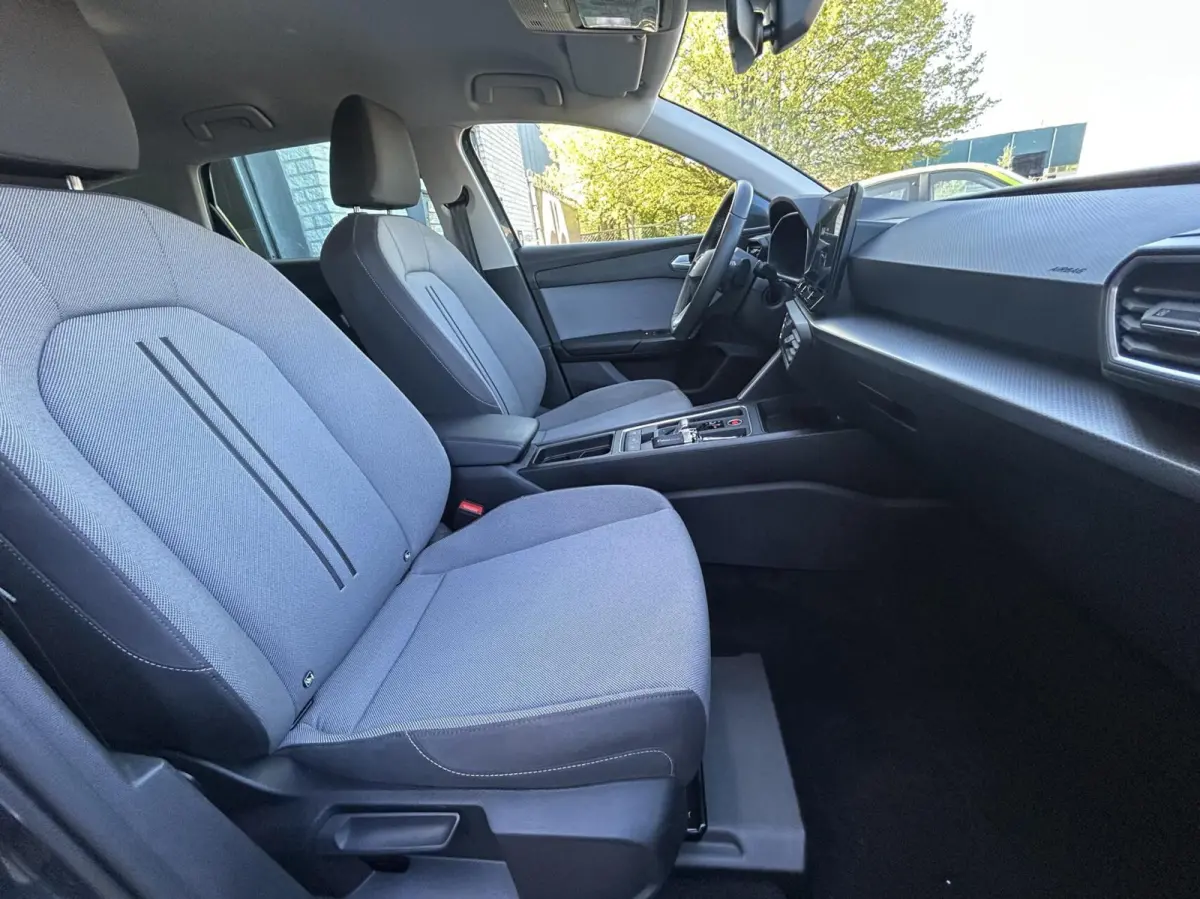 1.0 eTSI AUTOM. Style DIGI DISPLAY I APPLE CARPLAY I NAVI + CAMERA I PDC V+A
