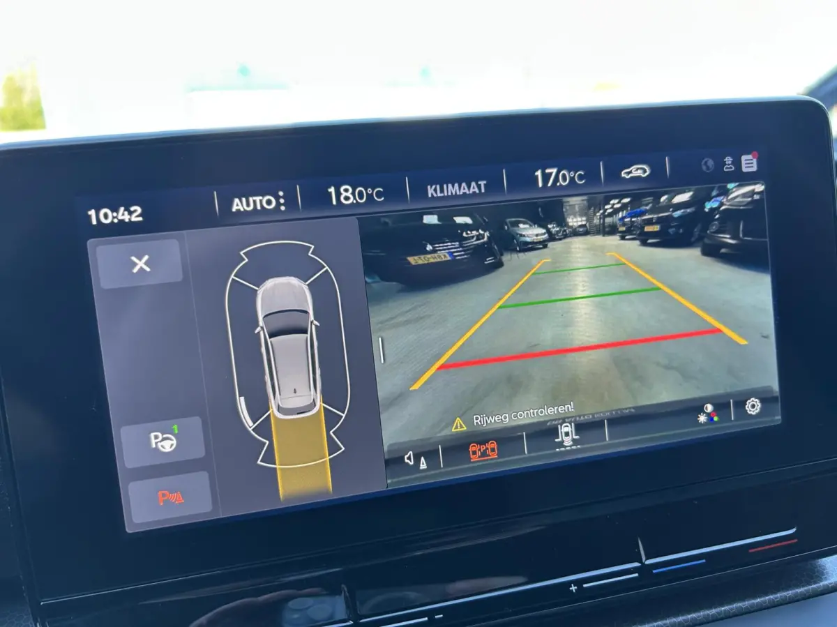 1.0 eTSI AUTOM. Style DIGI DISPLAY I APPLE CARPLAY I NAVI + CAMERA I PDC V+A
