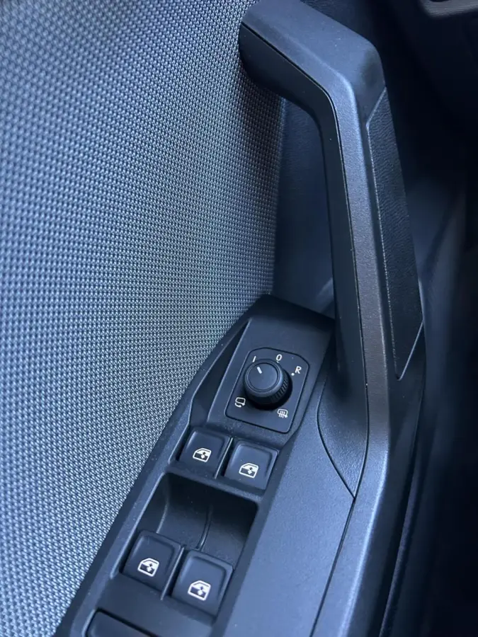 1.0 eTSI AUTOM. Style DIGI DISPLAY I APPLE CARPLAY I NAVI + CAMERA I PDC V+A