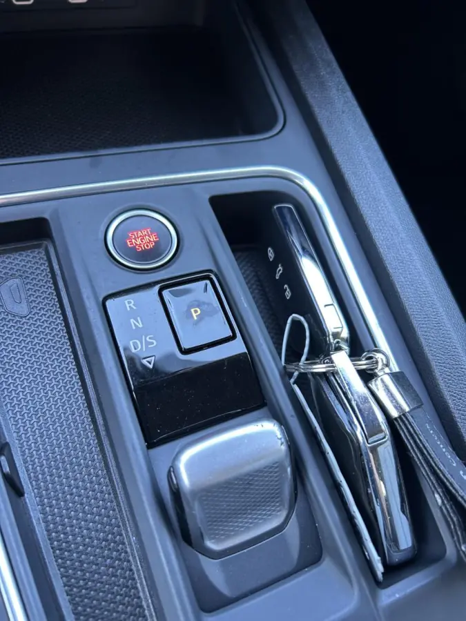 1.0 eTSI AUTOM. Style DIGI DISPLAY I APPLE CARPLAY I NAVI + CAMERA I PDC V+A