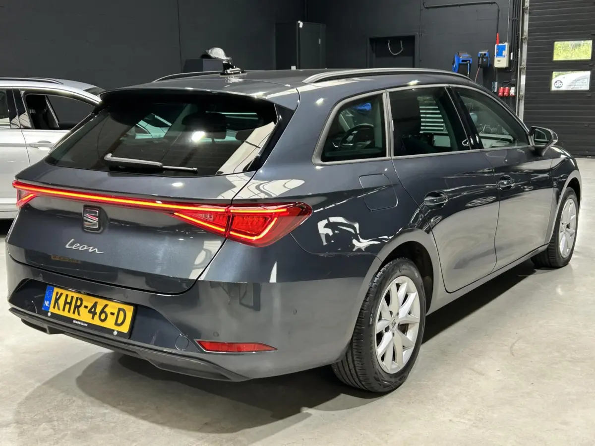 1.0 eTSI AUTOM. Style DIGI DISPLAY I APPLE CARPLAY I NAVI + CAMERA I PDC V+A