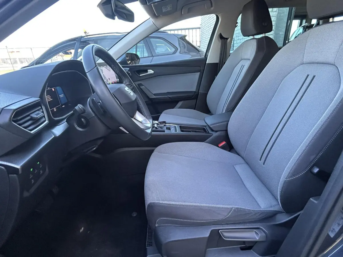 1.0 eTSI AUTOM. Style DIGI DISPLAY I APPLE CARPLAY I NAVI + CAMERA I PDC V+A