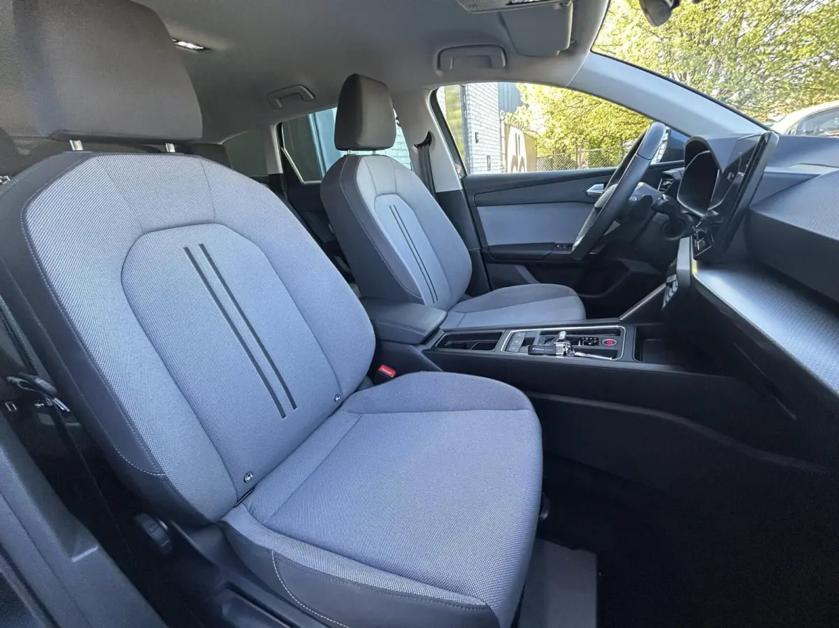 1.0 eTSI AUTOM. Style DIGI DISPLAY I APPLE CARPLAY I NAVI + CAMERA I PDC V+A