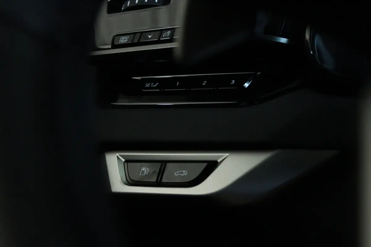 450h+ Plug-in Hybrid President Line ''OP AFSRPAAK'' | Adapt. Cruise | Schuifdak | Memory | HUD | Stoelventilatie | 360 Camera | Mark Levinson | Keyless