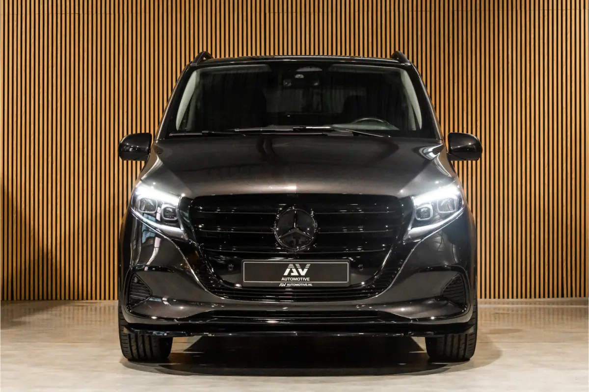 119 CDI DC L3 XL | AMG | L+R Schuifdeur | Dubbel cabine | Navigatie | CarPlay | Camera | Lederen bekleding | Stoelverwarming | 2500 kg trekgewicht | Trekhaak | Multibeam Led | PDC V+A