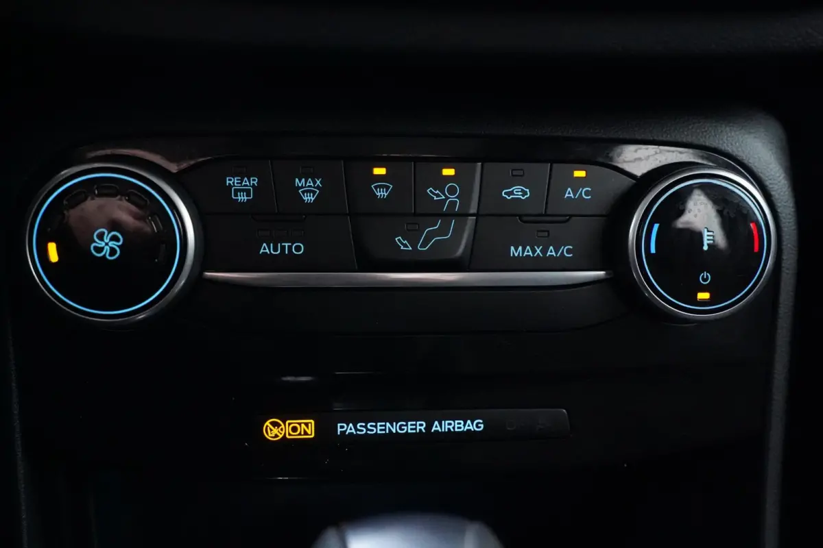 1.0 EcoBoost Titanium NAP 1e Eig. Rijklaar Navi PDC v+a Trekhaak Apple Carplay/Android Camera Rijklaar!