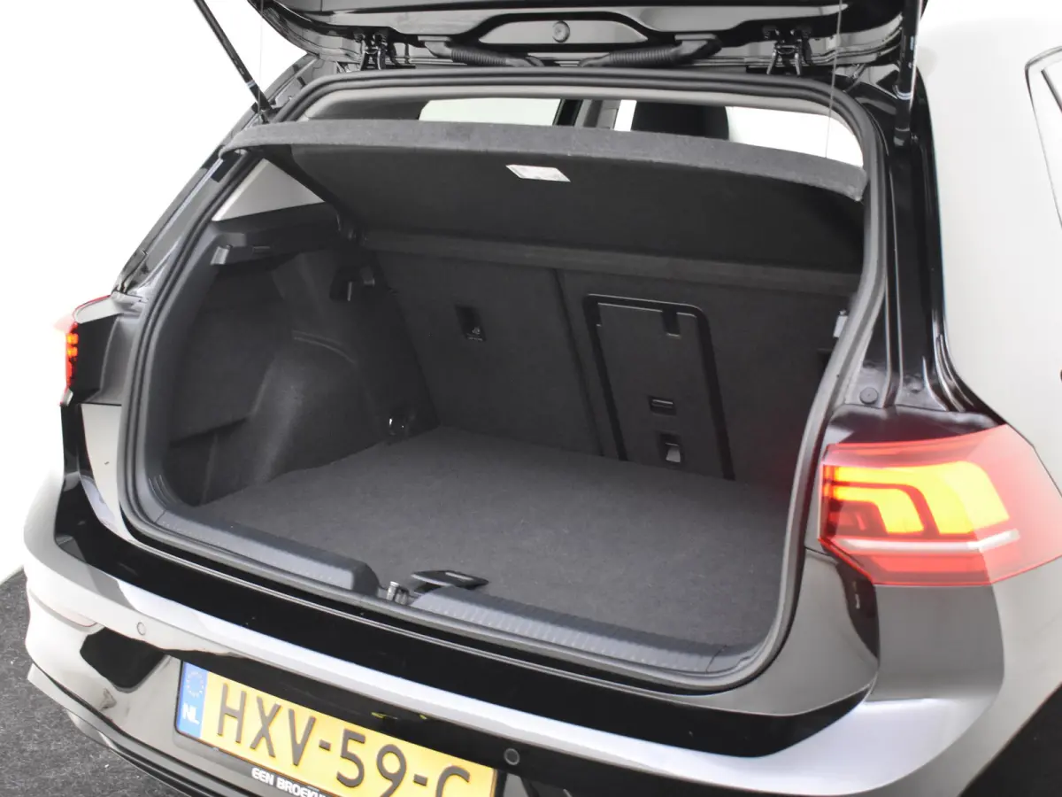 1.5 eHybrid Life Edition 204Pk DSG/AUTO | Panorama-dak | SOH 100% l Achteruitrijcamera | Apple carplay Android auto | DAB | Parkeer  assistent |18"LMV