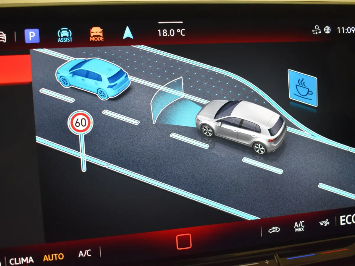 1.5 eHybrid Life Edition 204Pk DSG/AUTO | Panorama-dak | SOH 100% l Achteruitrijcamera | Apple carplay Android auto | DAB | Parkeer  assistent |18"LMV
