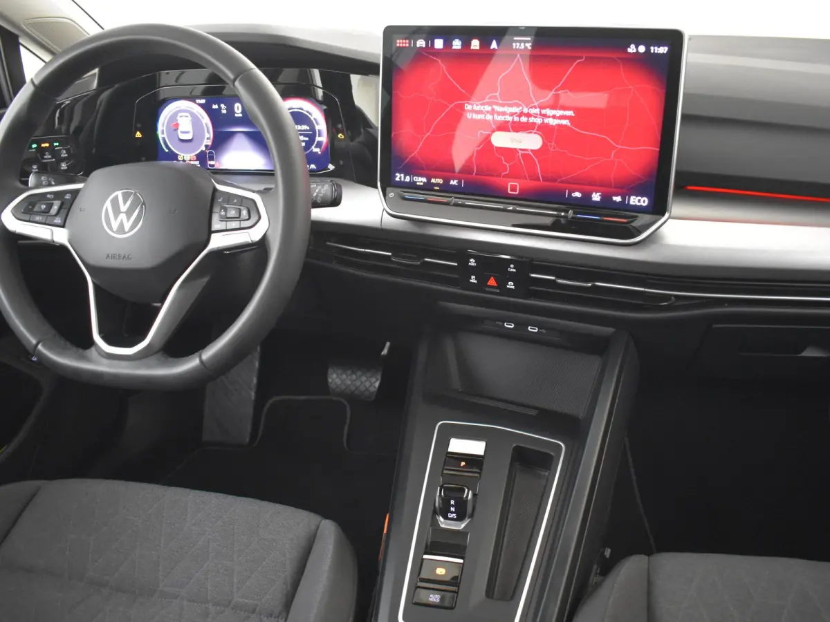 1.5 eHybrid Life Edition 204Pk DSG/AUTO | Panorama-dak | SOH 100% l Achteruitrijcamera | Apple carplay Android auto | DAB | Parkeer  assistent |18"LMV