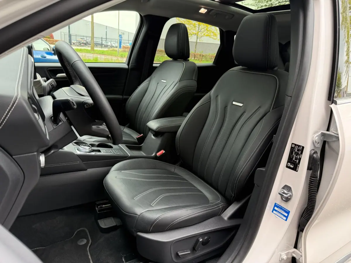 2.5 FHEV 190pk Vignale Panorama, Camera's, Navi, Winter pack, B&O etc. etvc.