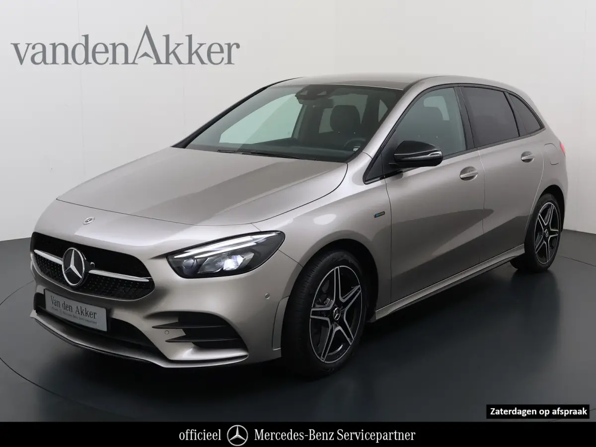 250e AMG // SoH 92,3% // Trekhaak // Carplay // Camera // Sfeerverlichting // Nightpakket // LED koplampen