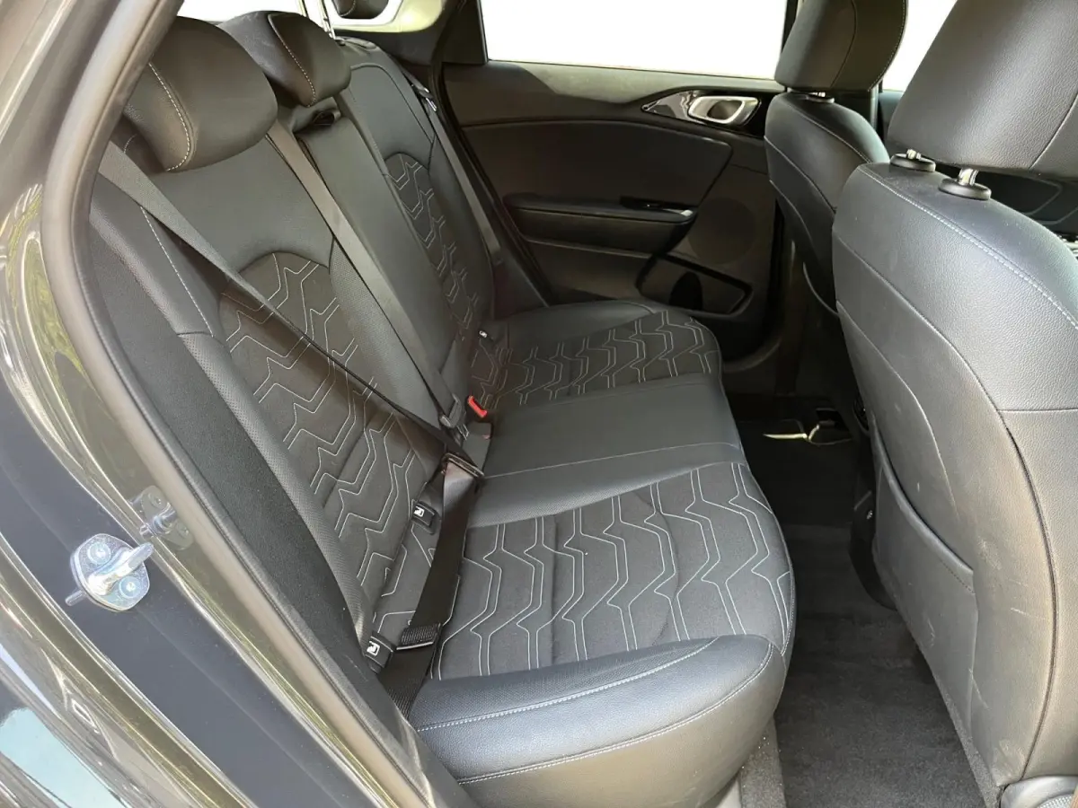 1.0 T-GDi Design Edition | Elektrische achterklep | Keyless entry | Privacy glass