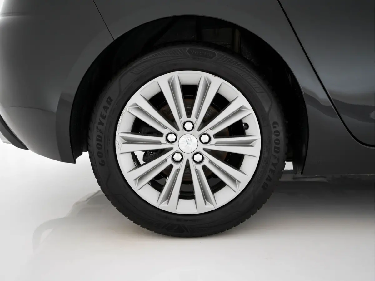 1.5 BlueHDi Blue Lease Premium *PANO | NAVI-FULLMAP | CAMERA | SPORTSEATS | DAB | PRIVACY-GLASS | ECC | PDC | CRUISE | TOWBAR | 16''ALU*
