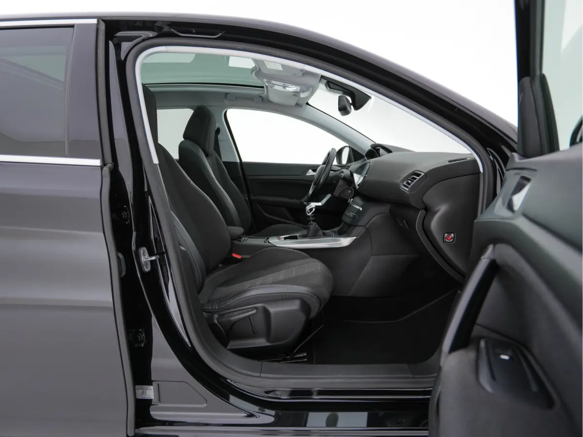 1.5 BlueHDi Blue Lease Premium *PANO | NAVI-FULLMAP | CAMERA | SPORTSEATS | DAB | PRIVACY-GLASS | ECC | PDC | CRUISE | TOWBAR | 16''ALU*
