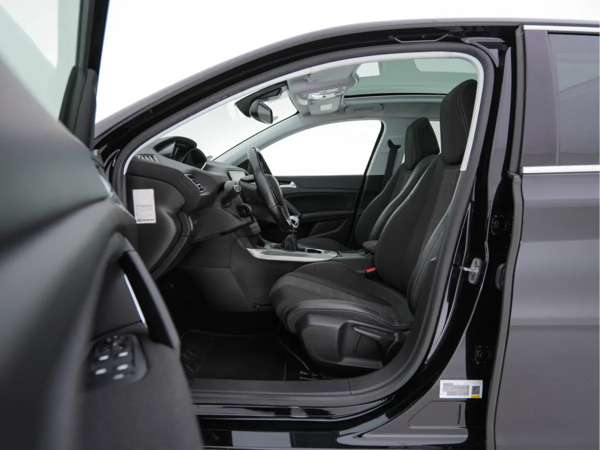 1.5 BlueHDi Blue Lease Premium *PANO | NAVI-FULLMAP | CAMERA | SPORTSEATS | DAB | PRIVACY-GLASS | ECC | PDC | CRUISE | TOWBAR | 16''ALU*