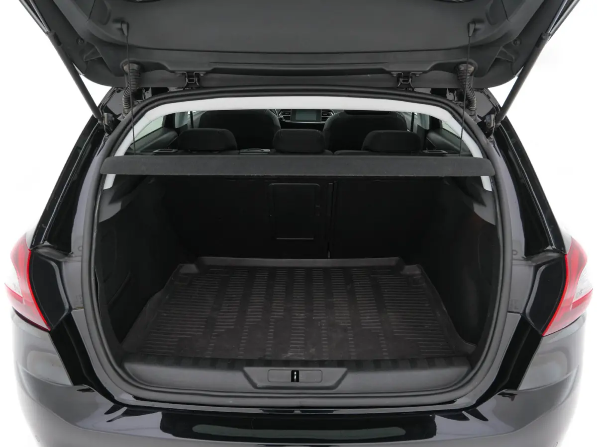 1.5 BlueHDi Blue Lease Premium *PANO | NAVI-FULLMAP | CAMERA | SPORTSEATS | DAB | PRIVACY-GLASS | ECC | PDC | CRUISE | TOWBAR | 16''ALU*