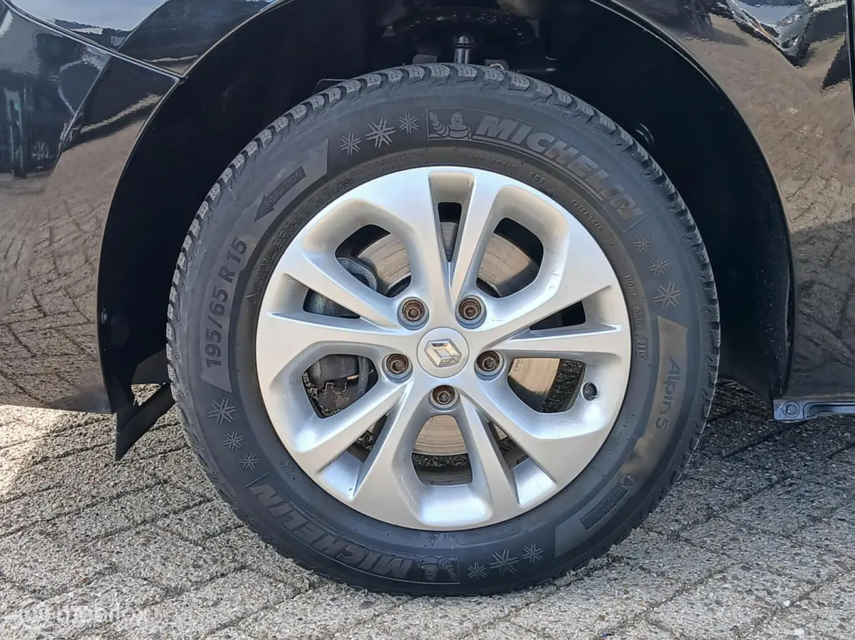 1.2 LIMITED / 5 Persoons / USB aansluiting / ISO fix / Dak rails / 15 inch Sportvelgen