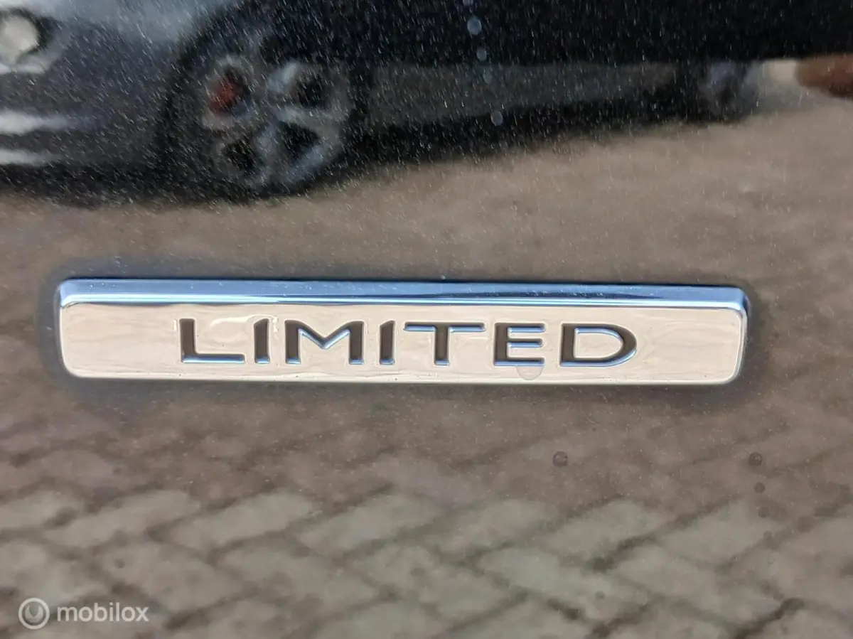 1.2 LIMITED / 5 Persoons / USB aansluiting / ISO fix / Dak rails / 15 inch Sportvelgen