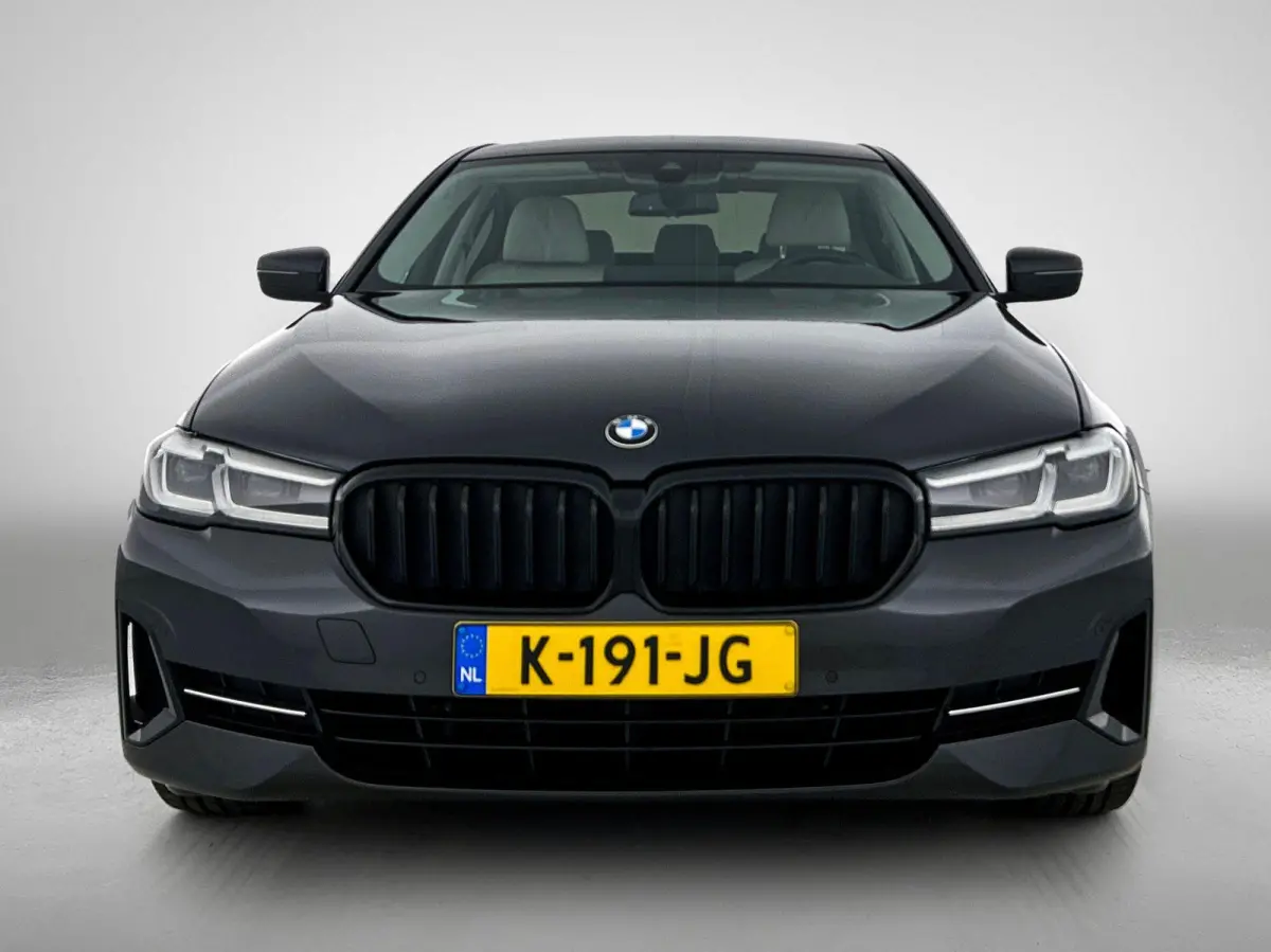 520i High Executive Edition | M- PAKKET SPORTSTUUR | STOELVERWARMING | STOELKOELING | MEMORY STOELEN | LEDEREN BEKLEDING | CRUISE CONTROL |