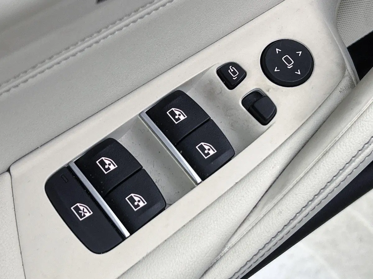 520i High Executive Edition | M- PAKKET SPORTSTUUR | STOELVERWARMING | STOELKOELING | MEMORY STOELEN | LEDEREN BEKLEDING | CRUISE CONTROL |