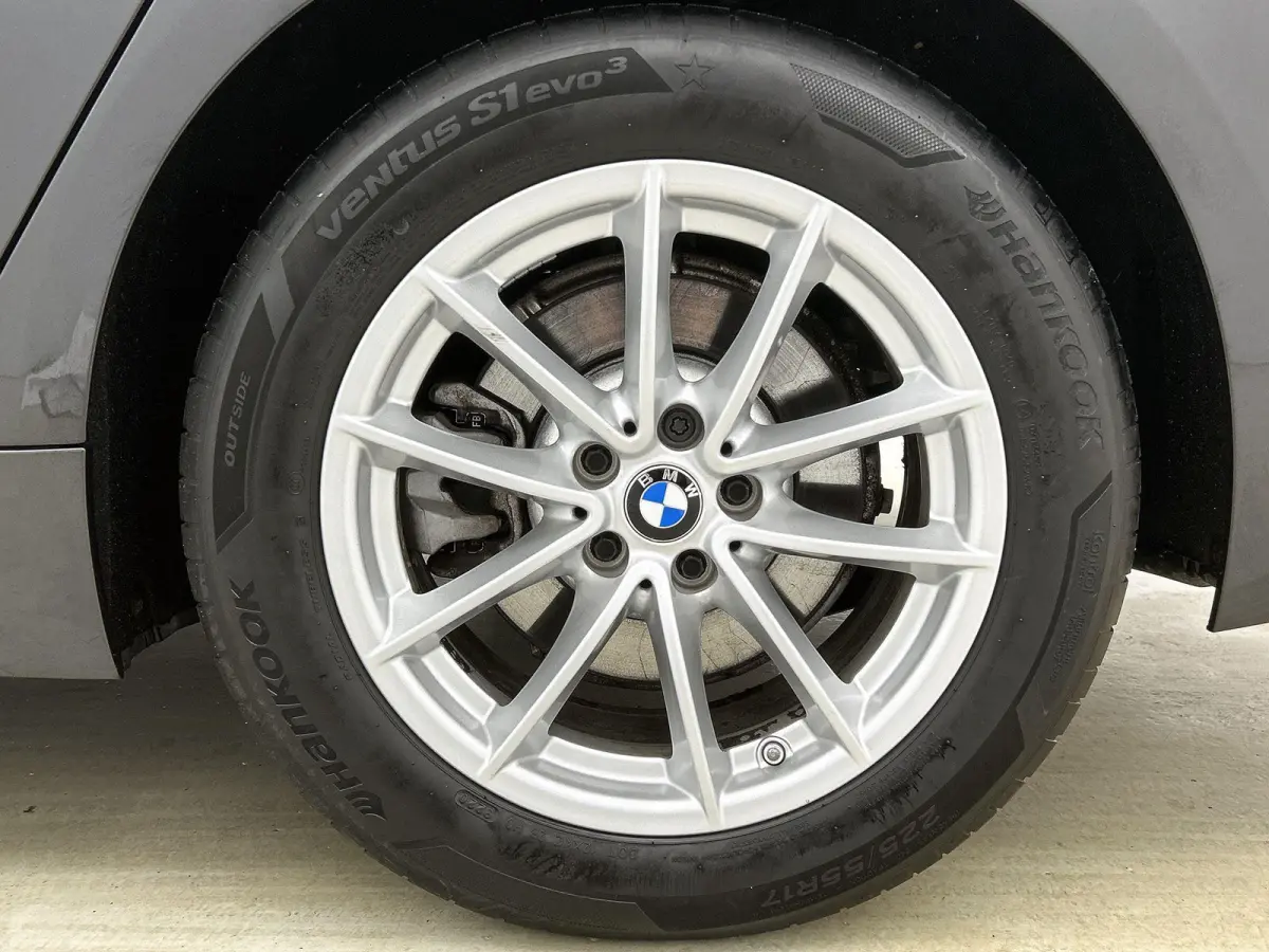 520i High Executive Edition | M- PAKKET SPORTSTUUR | STOELVERWARMING | STOELKOELING | MEMORY STOELEN | LEDEREN BEKLEDING | CRUISE CONTROL |