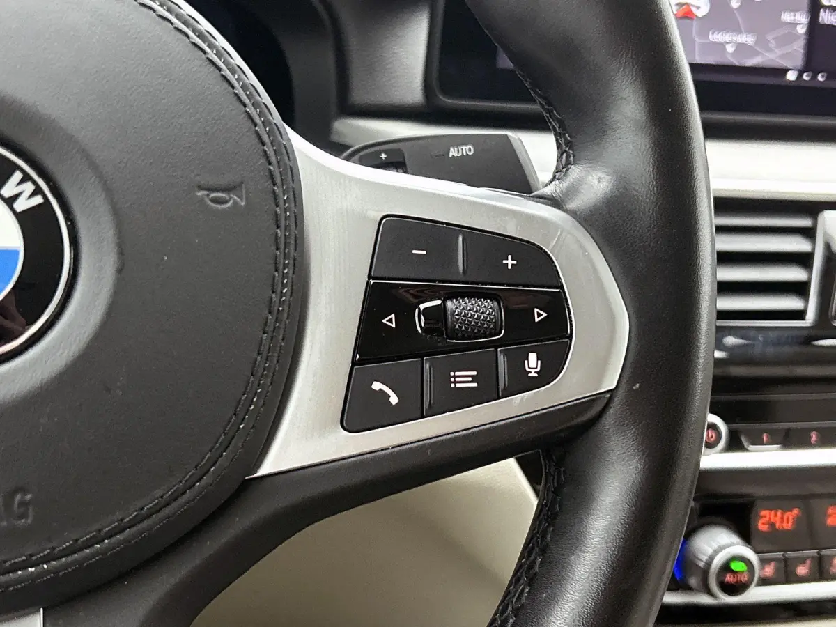 520i High Executive Edition | M- PAKKET SPORTSTUUR | STOELVERWARMING | STOELKOELING | MEMORY STOELEN | LEDEREN BEKLEDING | CRUISE CONTROL |