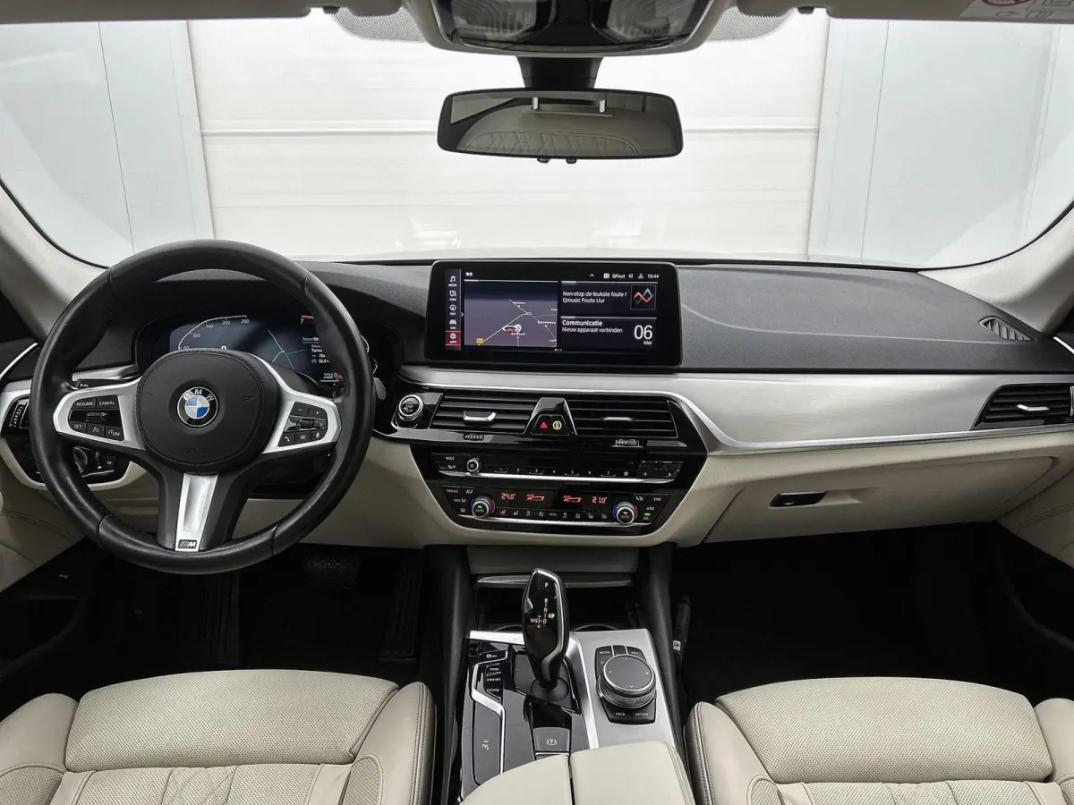 520i High Executive Edition | M- PAKKET SPORTSTUUR | STOELVERWARMING | STOELKOELING | MEMORY STOELEN | LEDEREN BEKLEDING | CRUISE CONTROL |