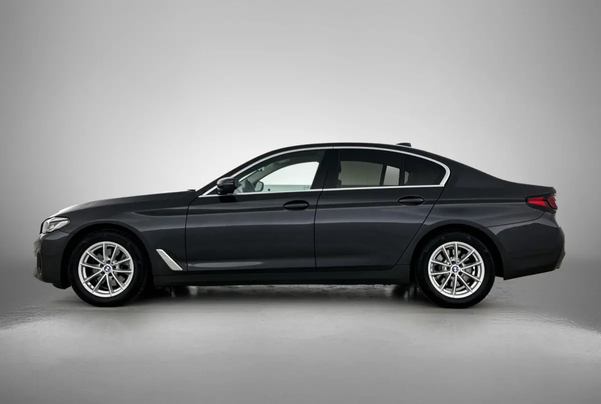 520i High Executive Edition | M- PAKKET SPORTSTUUR | STOELVERWARMING | STOELKOELING | MEMORY STOELEN | LEDEREN BEKLEDING | CRUISE CONTROL |