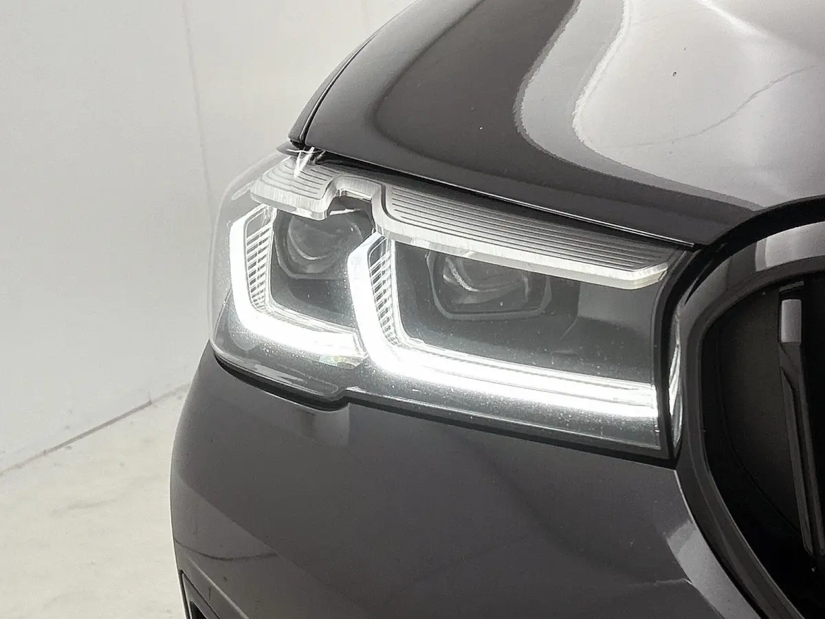 520i High Executive Edition | M- PAKKET SPORTSTUUR | STOELVERWARMING | STOELKOELING | MEMORY STOELEN | LEDEREN BEKLEDING | CRUISE CONTROL |