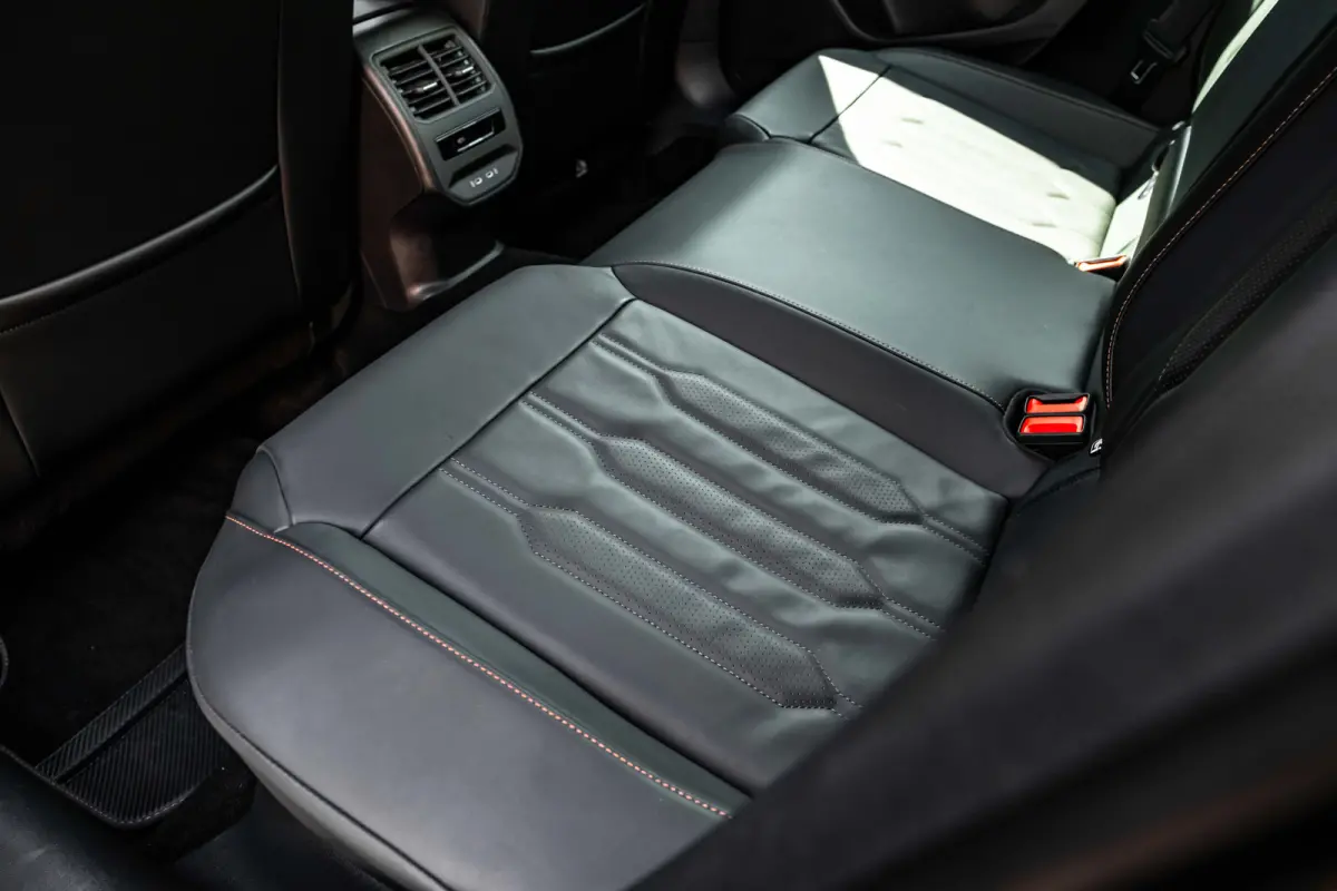 VZ e-Hybrid 245pk DSG/AUTO | Lederen bekleding |soh 91%| Elektrisch verstelb. bestuurdersstoel | Trekhaak | Elektrische achterklep | Adaptive cruise | 19" LMV