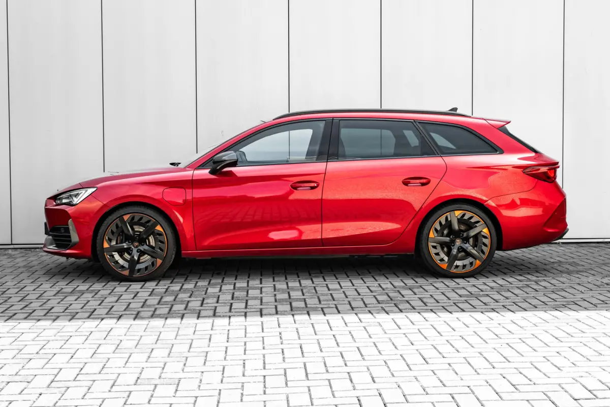 VZ e-Hybrid 245pk DSG/AUTO | Lederen bekleding |soh 91%| Elektrisch verstelb. bestuurdersstoel | Trekhaak | Elektrische achterklep | Adaptive cruise | 19" LMV